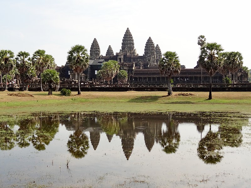 File:Angkor Wat Innenbereich 11.jpg