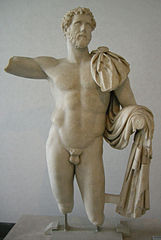 Statue d'Antonin le Pieux en héros, de Terracina, 1,74 m.