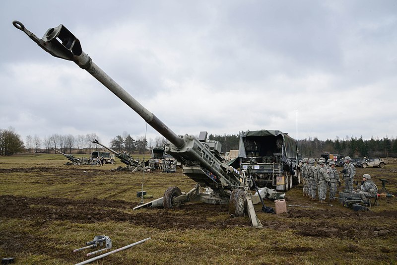 ファイル:Archer Battery, 2nd Cavalry Regiment live-fire 150224-A-DN311-016.jpg