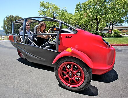 Up car. Трехколесный Фиат. Arcimoto электрокар. Фиат 3 колеса. Трехколесный Ситроен.