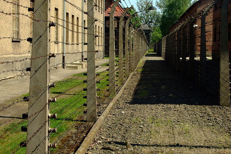 File:Auschwitz 18.JPG