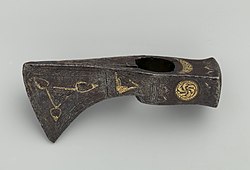 Hacha, posiblemente tártaro-circasiana, Kanato de Crimea, posiblemente siglo XVI-XVII, Museo Metropolitano de Arte.
