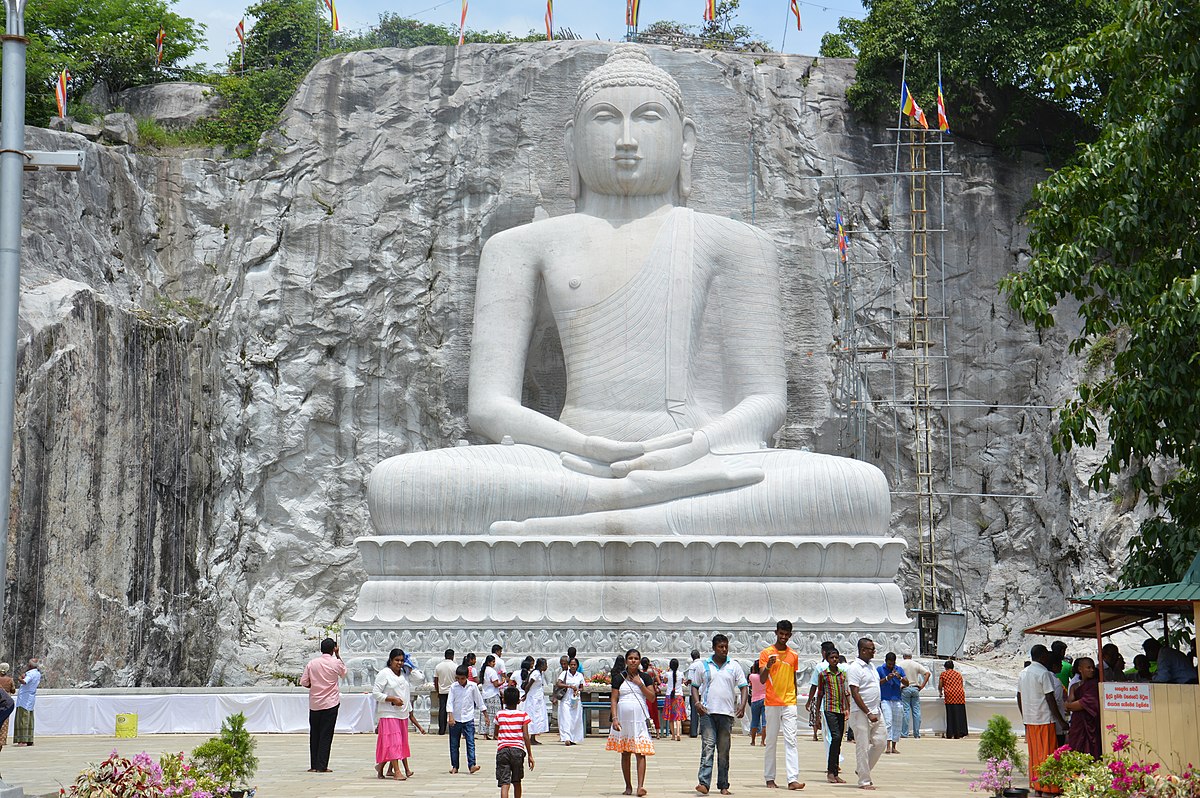 File:Beautiful Buddha Statue.jpg - Wikimedia Commons