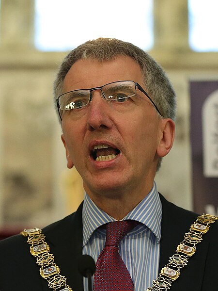 File:Belfast Lord Mayor Máirtín Ó Muilleoir welcoming participants of the 2013 Horasis Global India Business Meeting (cropped).jpg