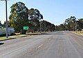 English: Oaklands Rd (Carter Street) in Berrigan, New South Wales. Note the mispelling of Daysdale, New South Wales on the sign.