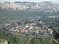 Pohled na mošav Bejt Zajit na předměstí Jeruzaléma