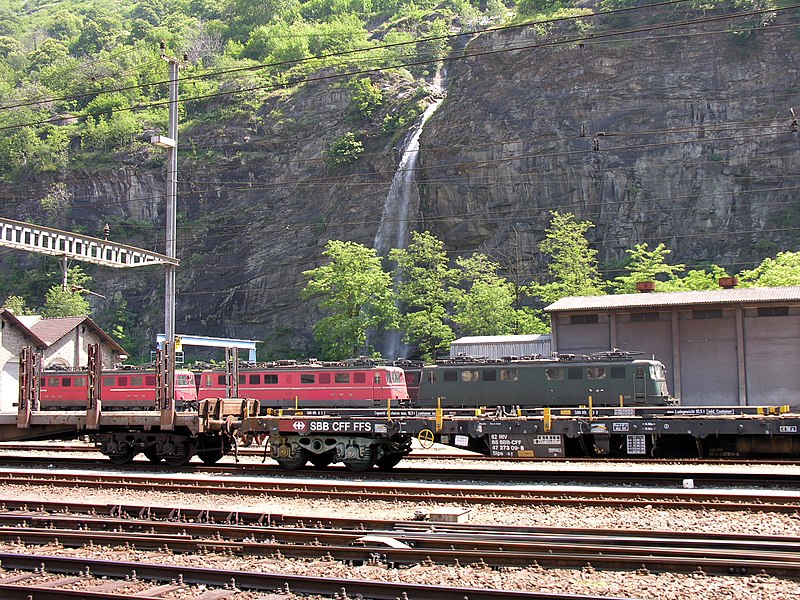 File:Biasca Bahnhof - panoramio.jpg