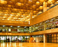 Architecture and Urbanism College of USP, Sao Paulo. Biblioteca FAU-USP 1.jpg