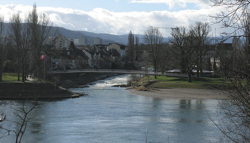 File:Birsmündung in den Rhein.jpg