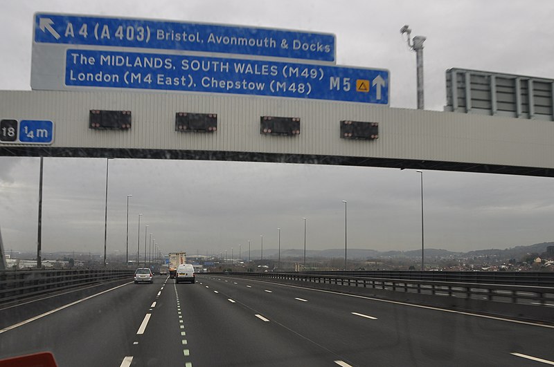 File:Bristol , Avonmouth - M5 Motorway - geograph.org.uk - 2793927.jpg