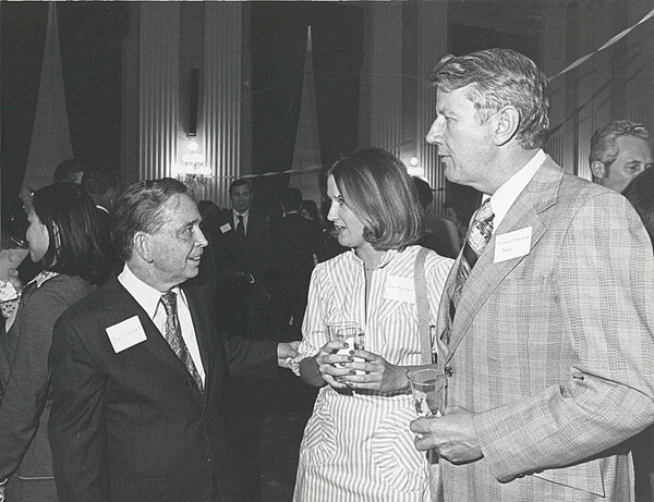 Hightower (right), with Speaker Carl Albert (left) and his wife Colleen.