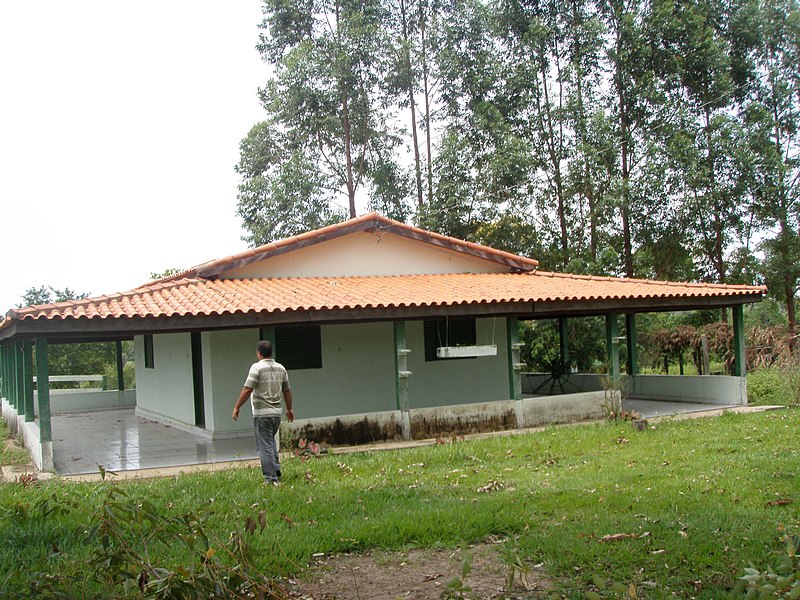 File:CASA DE FAZENDA ÀS MARGENS DO RIO PIRANHA - panoramio.jpg