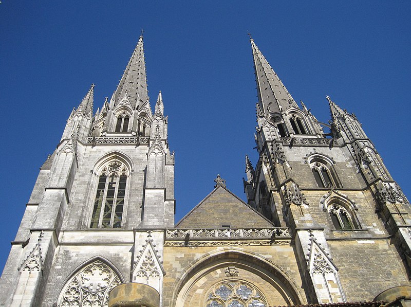 File:Cathédrale Notre Dame. Bayonne, Pays Basque, France..JPG