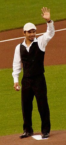 Ceremonial first pitch by Manny Pacquiao, April 21, 2009.jpg