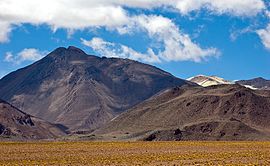 Cerro vulkan curiquinca.jpg