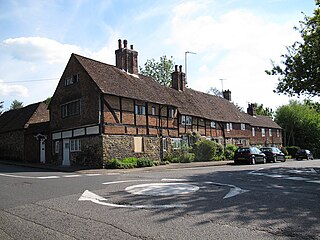 <span class="mw-page-title-main">Limpsfield</span> Human settlement in England