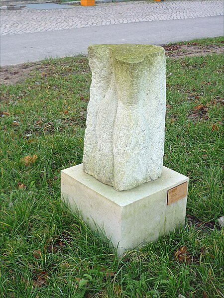 File:DD-Sandstein-Skulpturen-2.jpg