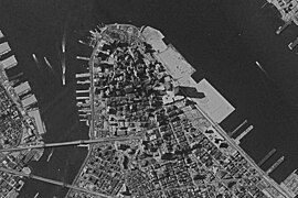 Declassified Satellite Imagery of New York City - 1980 (53748758542).jpg