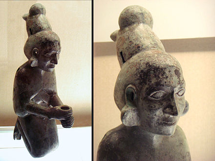 Dian Kingdom woman (246 BCE- 8 CE), excavated in  Shizhaishan, Jinning (晋宁区石寨山). Shanghai Museum.