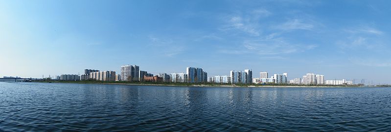 File:District Maryino, south-east of Moscow, river-side panorama.jpg