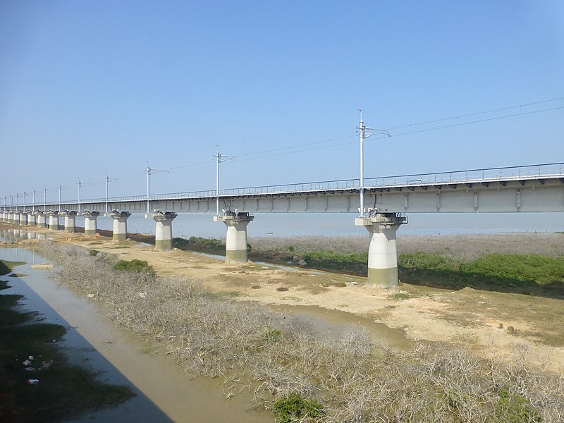 File:Donghai Island - P1580241 - railway along Hwy S293.JPG