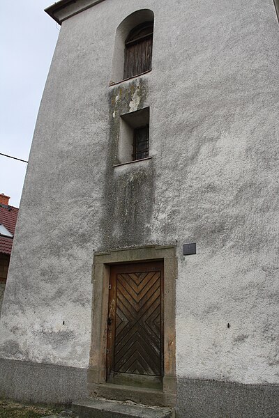 File:Door and windows of church of Saint Mark in Střítež, Třebíč District.jpg