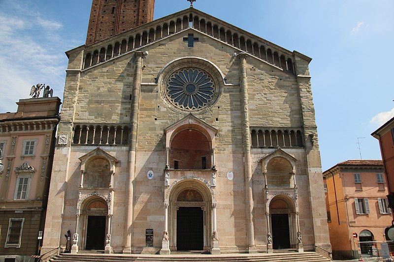 Fájl:Duomo (Piacenza), facciata 01.jpg