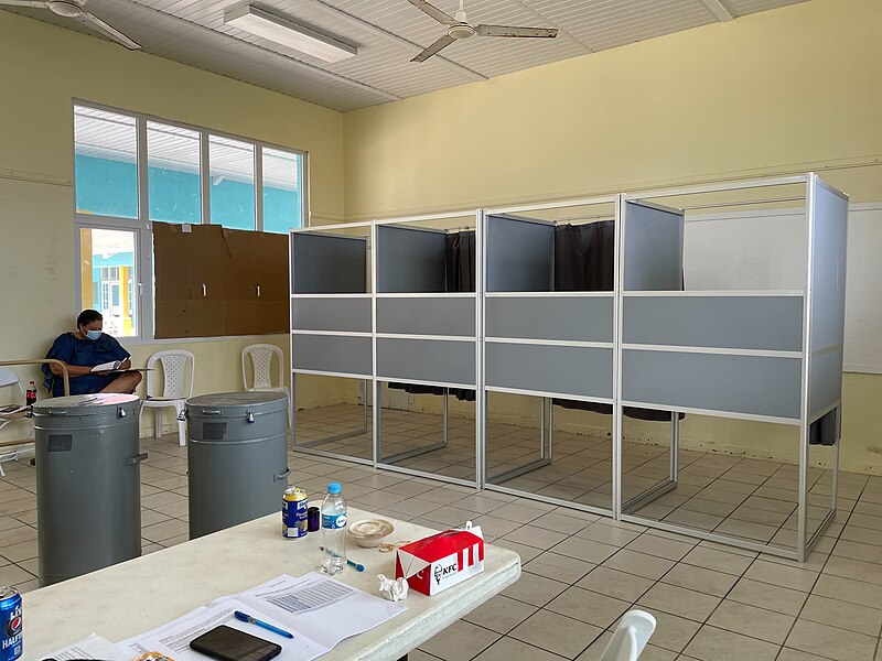 File:Electoral polling station in Aruba.jpeg