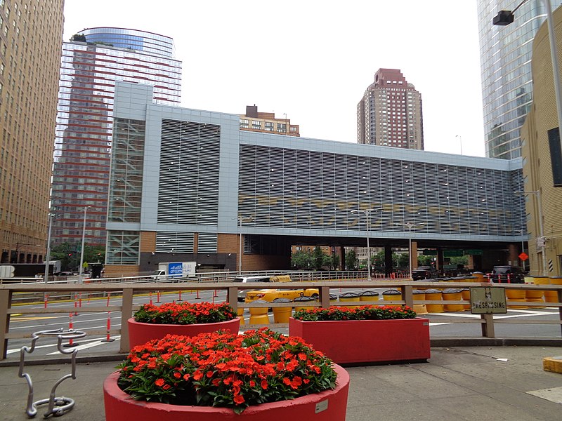 File:Elizabeth Berger Plaza 02.jpg