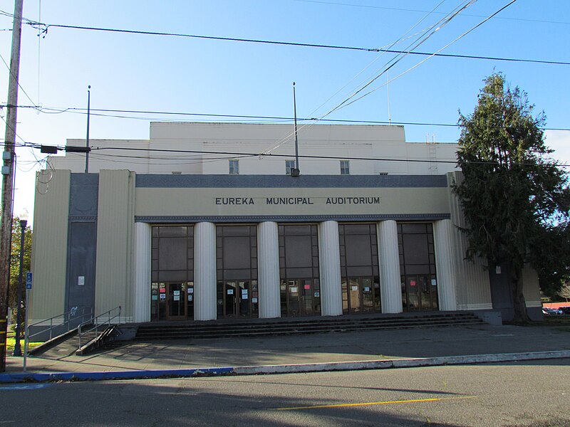 File:Eureka Municipal Auditorium.JPG