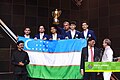 L'équipe d'Ouzbékistan avec son trophée.