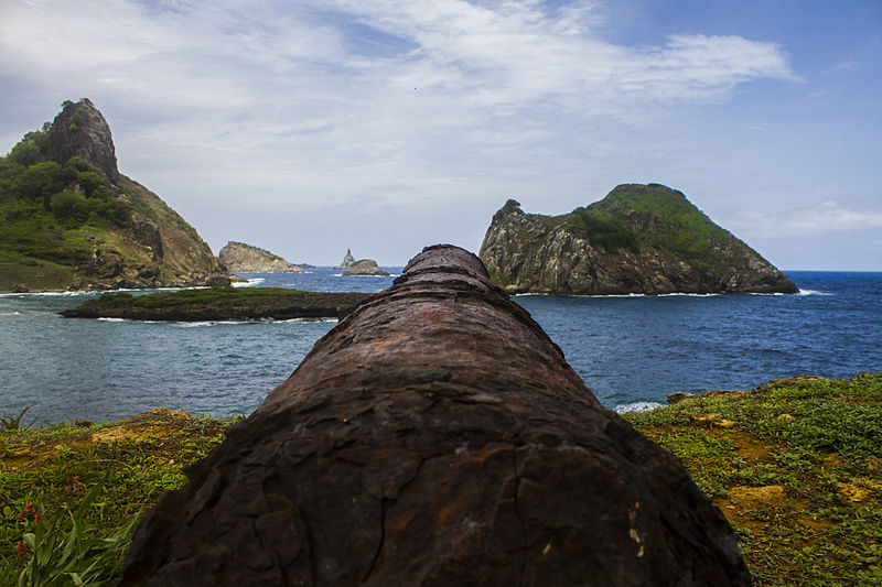 File:Fire in the hole! Fernando de Noronha.jpg