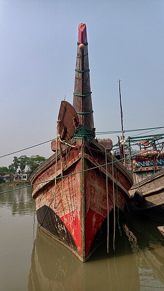 File:Fishing boat01.jpg