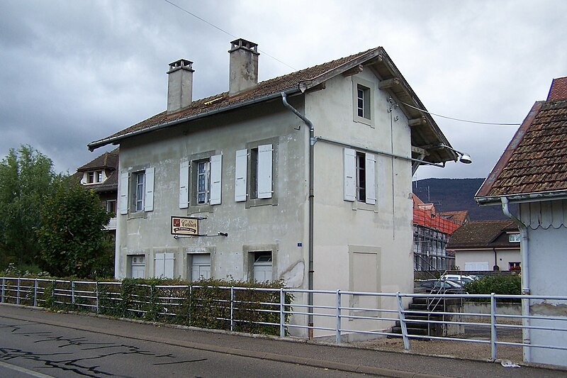 File:Gare de crassier 2.JPG