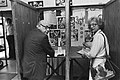 Gemeenteraadsverkiezingen 1978 Den Uyl en echtgenote brengen stem uit, Bestanddeelnr 929-7494.jpg