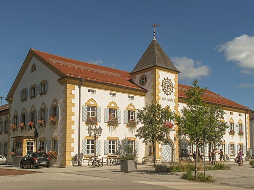 Geretsried, stadhuis foto1 2012 08 17 10.45