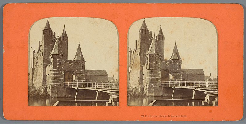 File:Gezicht op de Amsterdamse Poort in Haarlem Harlem. Porte D'Amsterdam (titel op object), RP-F-F09216.jpg