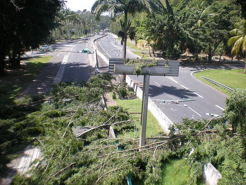 File:Grève générale des Antilles françaises de 2009 - Pont de Gosier.jpg