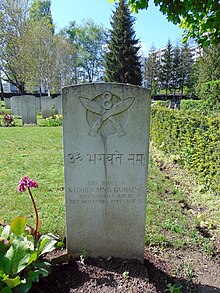 The grave of a soldier of the 8th Gurgh Rifle Regiment, fighting in Africa in Al-Alamajn, he died in camp Stalag VIII-B Gurkha Rifles, war cemetery in Krakow.jpg