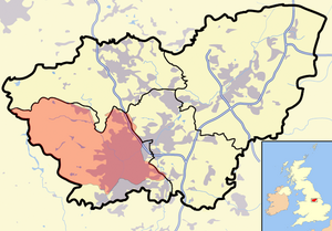 Map showing the approximate area of Hallamshire as described in the 14th century (red shaded area) overlaid on a map of the modern ceremonial county of South Yorkshire Hallamshire maximum extent.png