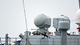 QJZ-89 перед радаром на фрегате Type 054A ВМС КНР.