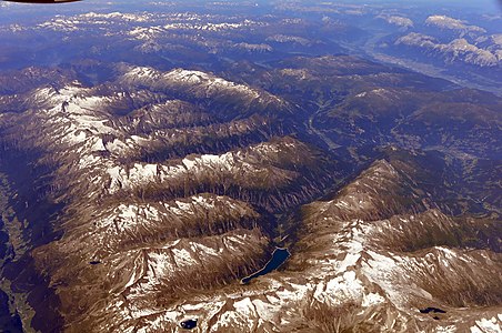 von oben gesehen, Gemeindegebiet mit dem Speicher Zillergründl und Umgebung in den Zillertaler Alpen