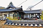 Historic House of Sin Heon in Jincheon.jpg