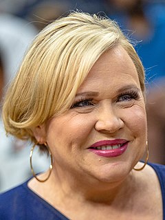Holly Rowe American sports announcer