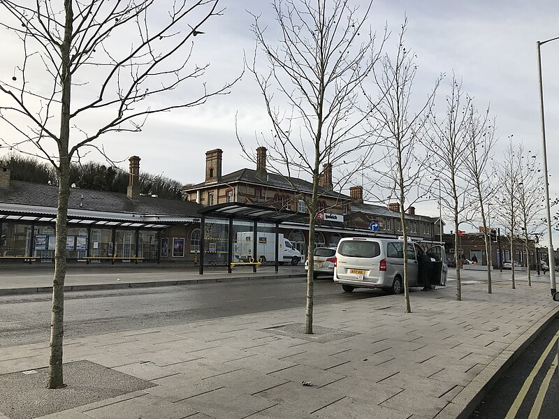 File:Ipswich Train Station.jpg