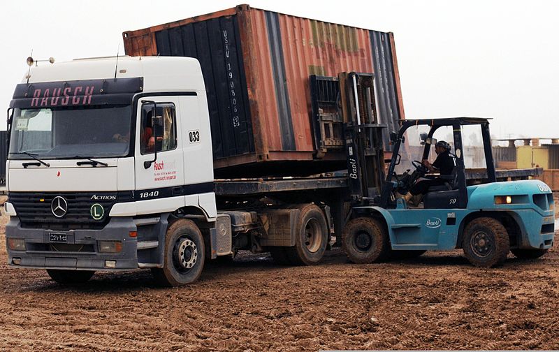 File:Iraqi container truck, 2011.jpg