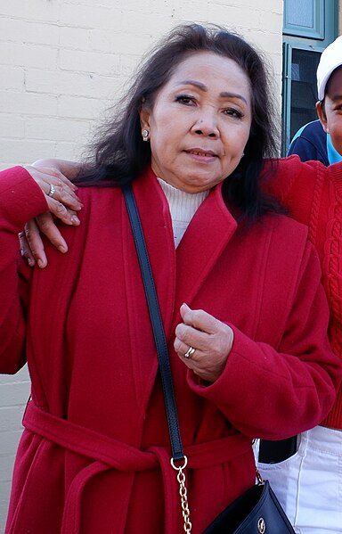 File:Juliarti Rahayu Gunawan 17 Agustusan Di Armidale Australia (cropped).jpg