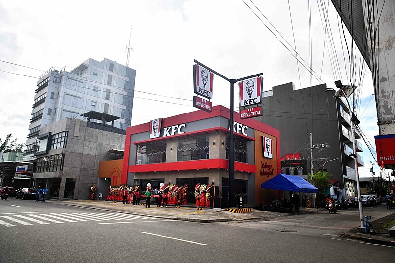 File:KFC Dipolog Opening Day 2022-1114.jpg