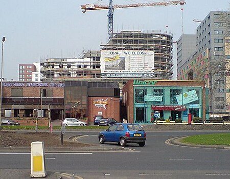 ไฟล์:Kirkstall Road and Opal Two - geograph.org.uk - 403083.jpg