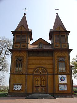 Kościół w Paprotni.JPG